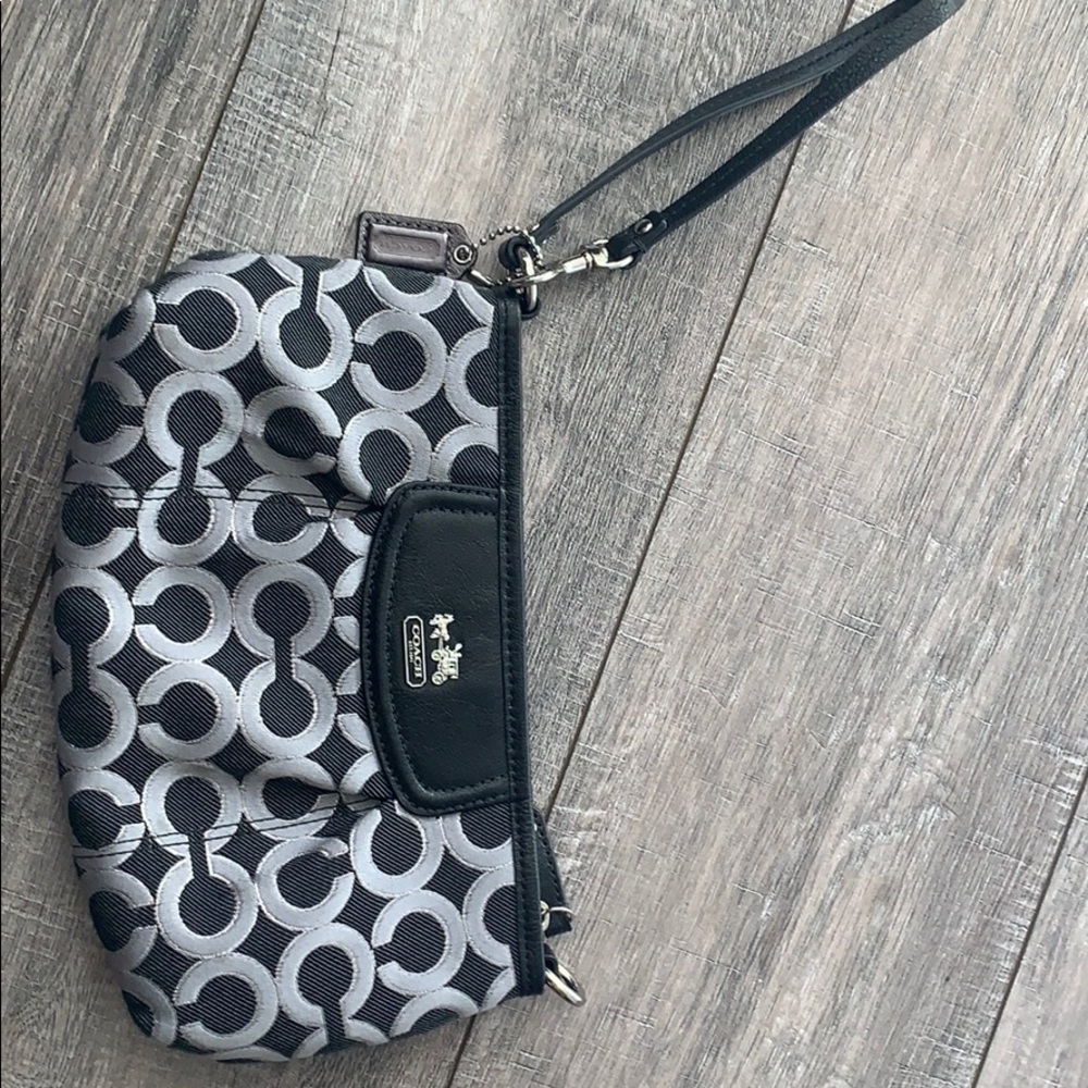 NEW without tags, never used COACH clutch